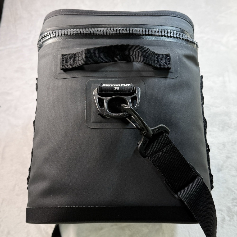 YETI Hopper Flip 18 Soft Cooler Charcoal Gray Portable Insulated Shoulder Strap - Picture 2 of 8